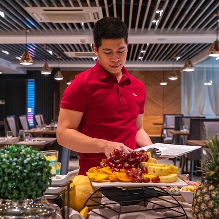 Coro Hotel Makati City Dış mekan fotoğraf