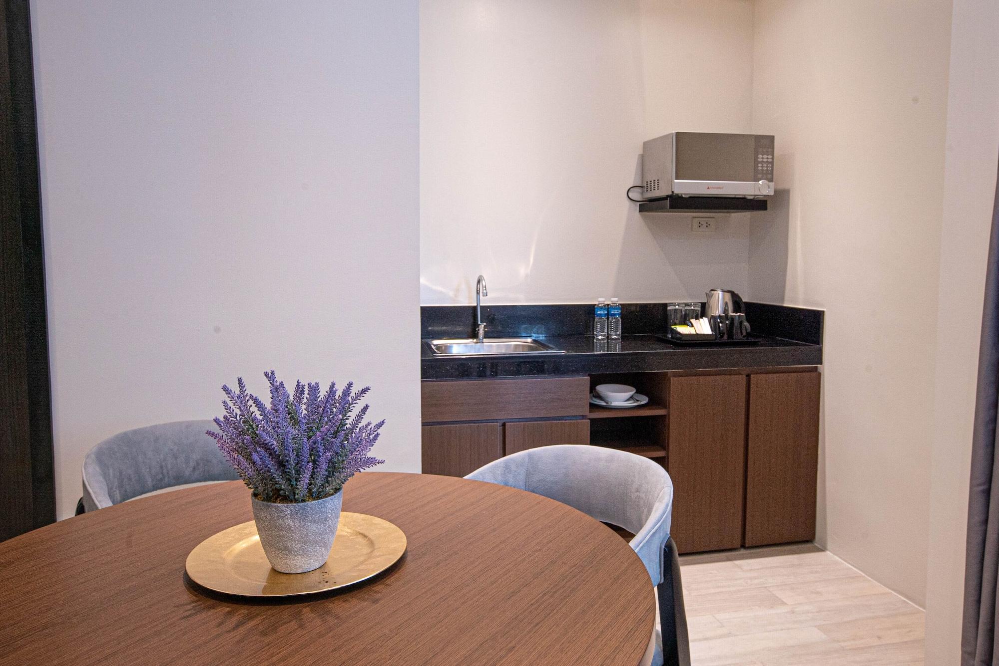 Coro Hotel Makati City Dış mekan fotoğraf