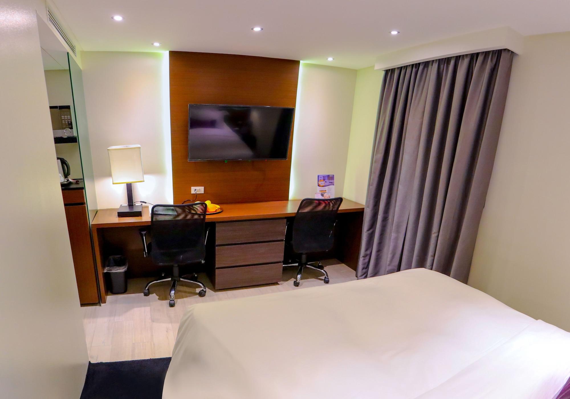 Coro Hotel Makati City Dış mekan fotoğraf